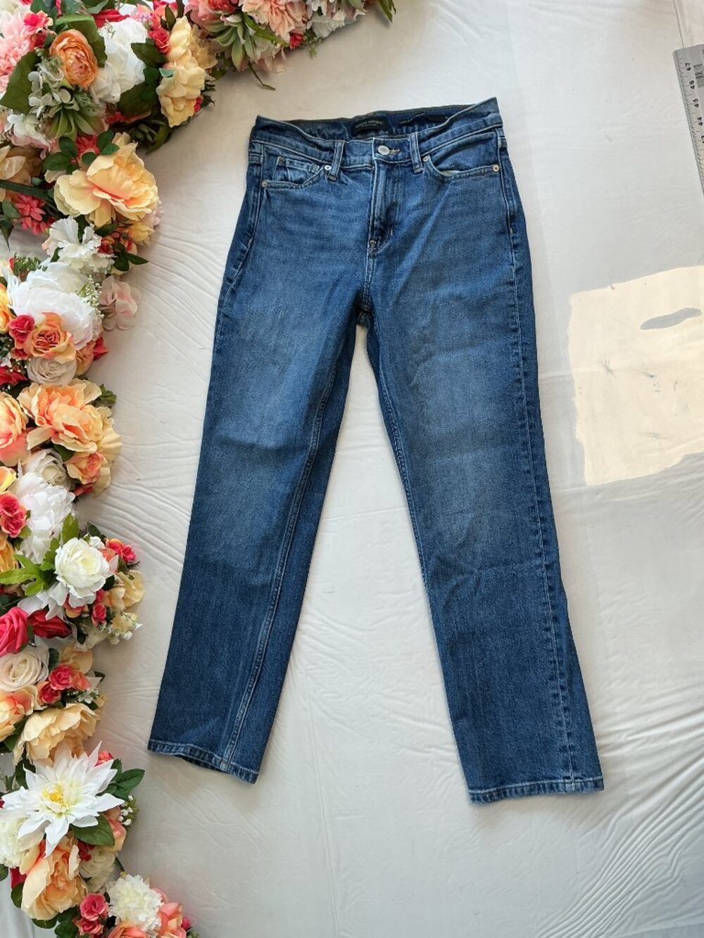 Banana Republic High-Rise Straight Jeans Size 26 Medium Wash - Picture 2 of 12